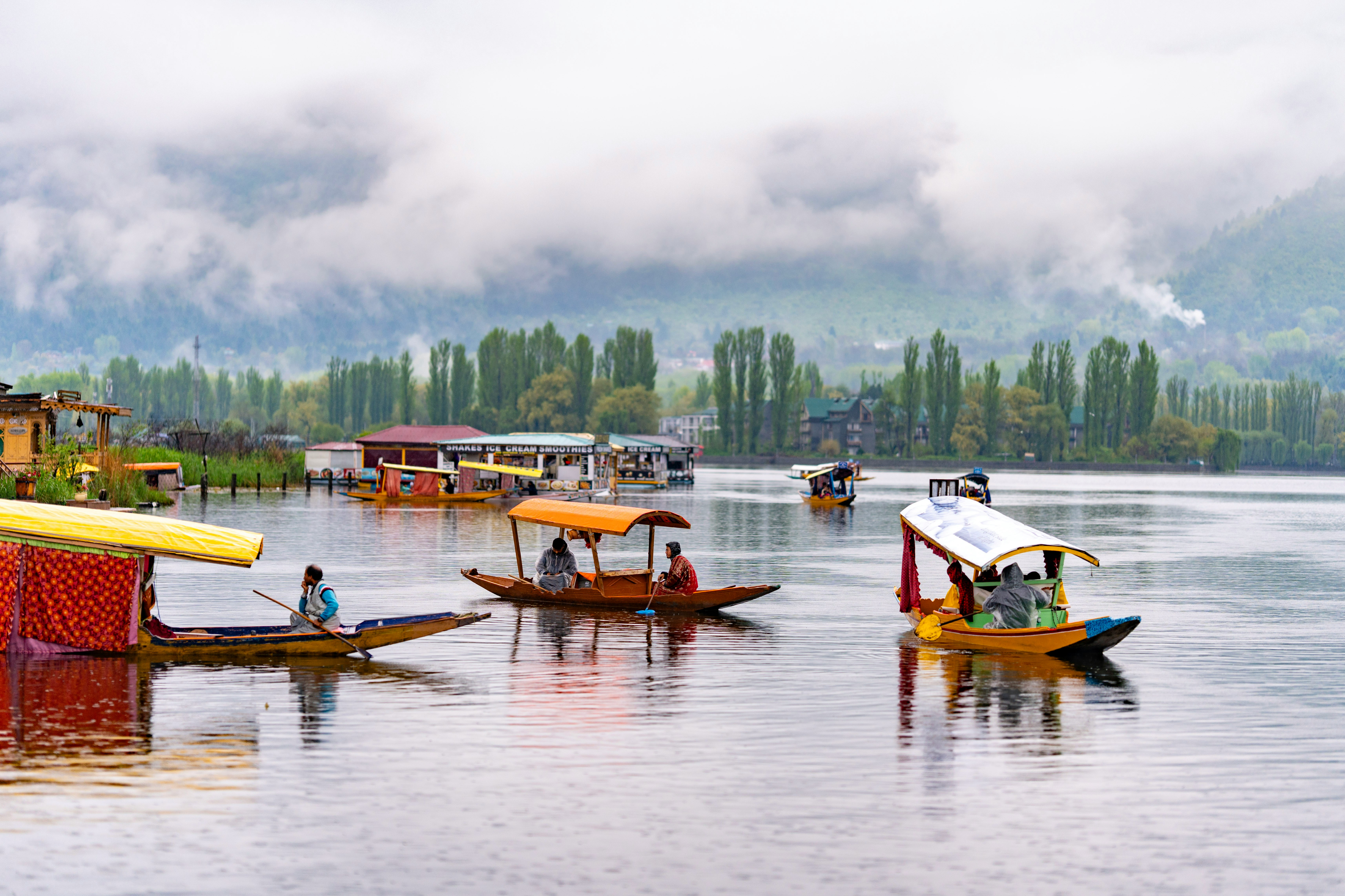 Houseboat Stay